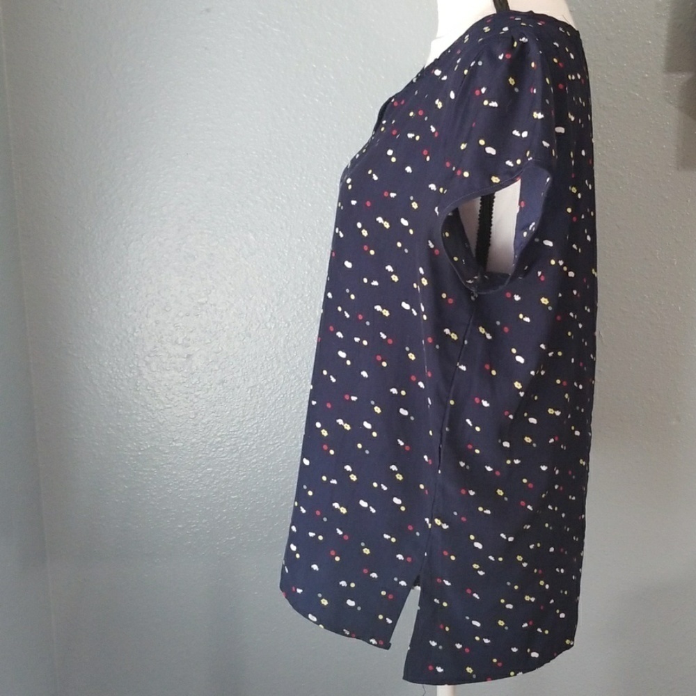 Flutter sleeve Polka Dot Blouse - Picture 4 of 7